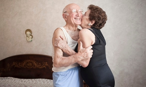 Un rapport pour lever les préjugés sur la sexualité des personnes âgées