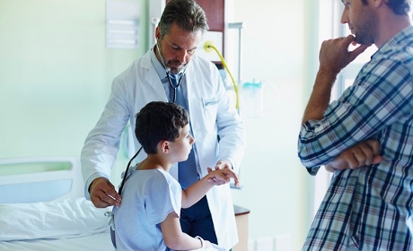 Annonce d'une pathologie chronique de l'enfant : un congé pour les parents