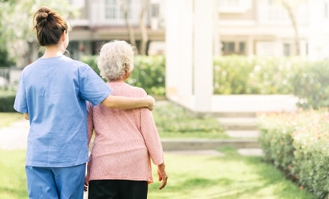 Fonction publique hospitalière : 16 % des agents sont en fin de carrière