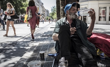 "Un été critique pour les sans-abri en première ligne du changement climatique"