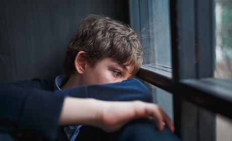 Des TND "plus souvent associés" aux troubles de l'humeur parmi les enfants placés