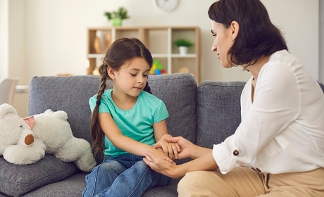 Protection de l'enfance : une fiche sur les "visites en présence d'un tiers"