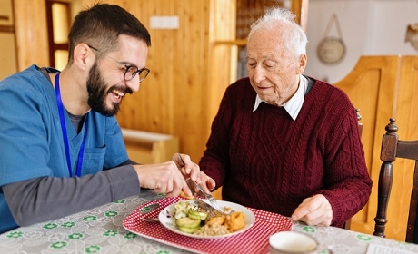 Aide à domicile&nbsp;: en 2023, 22&nbsp;% des SAD ont bénéficié de la dotation&nbsp;qualité