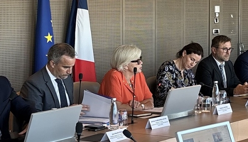 Financement du Ségur pour tous : l’État promet "un soutien pérenne" aux départements