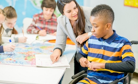 École inclusive : la CNSA met à jour son vademecum