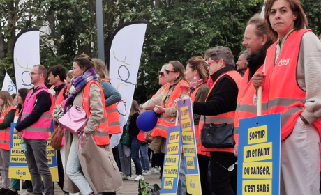 À Lille, employeurs et syndicats ensemble pour dénoncer la casse de la protection de l’enfance