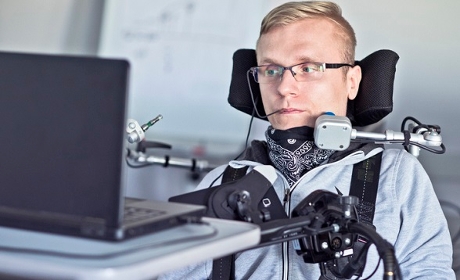 Handicap : pas de curatelle si la personne peut s'exprimer via du matériel informatique