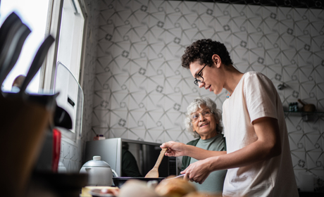 Soutien aux proches aidants : la démarche "d’aller vers" en passe d’être généralisée