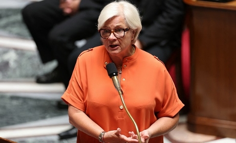 Protection de l’enfance : Catherine Vautrin déposera un projet de loi à l’automne
