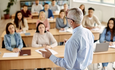 La réforme des diplômes de travail social validée par la CPC