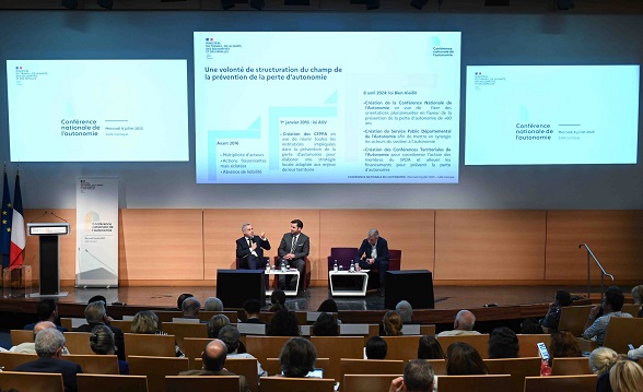 Chutes, nutrition, bien-être : des initiatives pour prévenir la perte d'autonomie