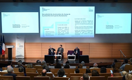 Chutes, nutrition, bien-être : des initiatives pour prévenir la perte d'autonomie