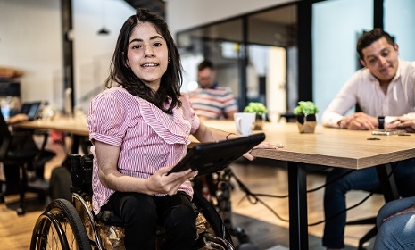 Fonction publique : le taux d'emploi des personnes handicapées atteint 5,93 %
