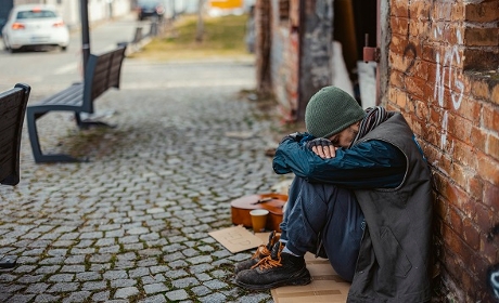 Mal-logement : les associations craignent le pire pour 2025