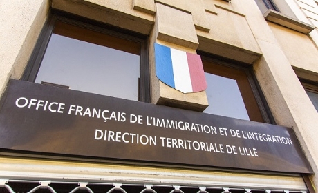 Titre de séjour longue durée : rehaussement des conditions d'intégration et du niveau linguistique