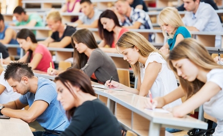 Étudiants en travail social : plus de 3 500 euros à débourser pour la rentrée