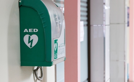 ESMS : une note sur la gestion des défibrillateurs et leur maintenance