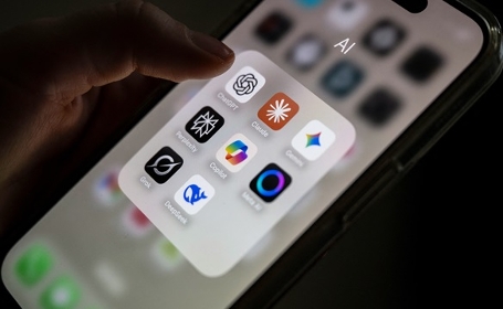 Travail social : "on ne peut pas louper le coche de l'IA"