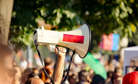 "Ça ne tient plus !" : le monde associatif appelle à une mobilisation nationale