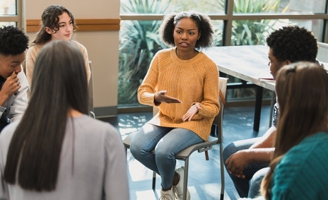 Protection de l'enfance : un guide pour développer la participation des jeunes