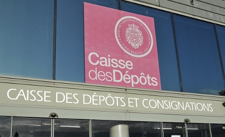 La Caisse des dépôts débloque 550 millions d'euros pour la protection de l’enfance