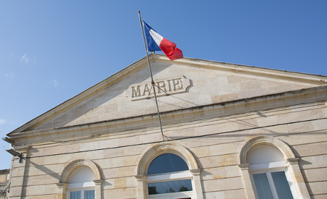 Enfance : Sarah El Haïry publie un guide pratique pour les élus locaux