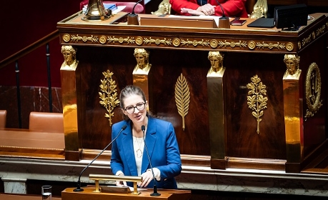Deux textes législatifs pour lutter contre les violences faites aux femmes et aux enfants
