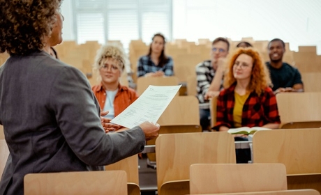 Formations sociales : des effectifs en recul constant