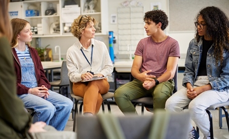 Contrat d'engagement jeune&nbsp;: les effets ambivalents des 15&nbsp;heures d'activité