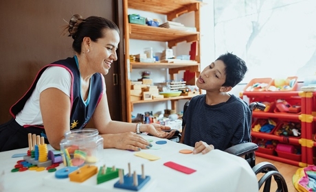 Handicap&nbsp;: transformation des ESMS "enfants" en "offre de services coordonnés"