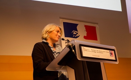 Une stratégie de soutien à la parentalité sera présentée "d'ici quelques mois"