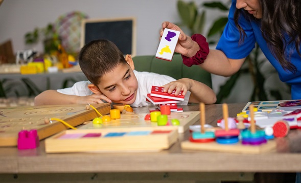 Nouvelle recommandation sur l'autisme&nbsp;: la HAS appelle à une "massification de la formation"