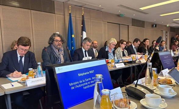 Le Comité stratégique pour la refondation de la politique de protection de l'enfance est lancé