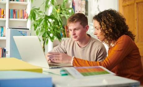 Scolarité des enfants protégés&nbsp;: des rendez-vous d'orientation à 15 et 17 ans
