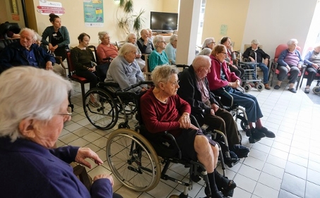 Personnes âgées&nbsp;: une communication encore insuffisante dans les établissements