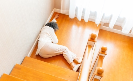 De plus en plus de personnes âgées décèdent suite à une chute