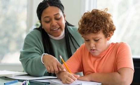 Assistantes familiales&nbsp;: rompre l'isolement pour sauver la profession