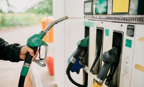 Hausse du carburant&nbsp;: réactions positives après l'annonce&nbsp;d'un soutien aux aides à domicile