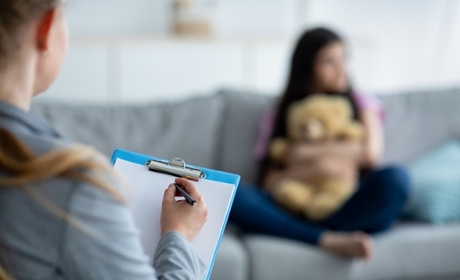 Parcours de soins "enfance protégée"&nbsp;: les points de vigilance de Droit d'Enfance