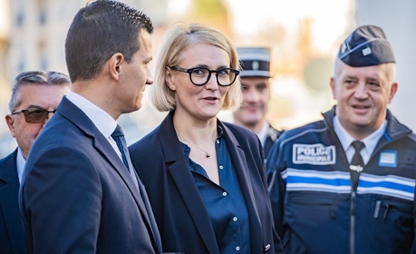 Lutte contre la délinquance&nbsp;: "accompagner les parcours fragiles" et "empêcher les bascules"