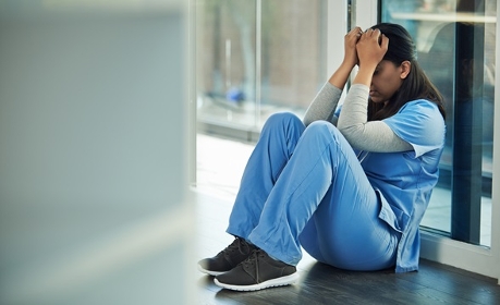 Médico-social&nbsp;: plus de 30&nbsp;% des salariés présentent une santé mentale "fragilisée"