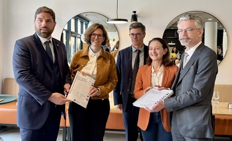 Grand âge&nbsp;: un rapport Igas préconise de doubler l'offre d'habitat partagé