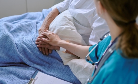 Soins palliatifs&nbsp;: 3&nbsp;millions d'euros pour lancer 15 équipes rapides d'intervention en HAD