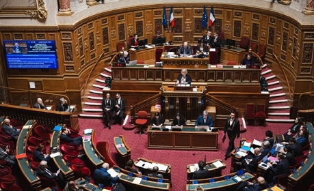 Le Sénat adopte le texte&nbsp;sur l'accès&nbsp;aux soins palliatifs et rejette celui sur l'aide à mourir