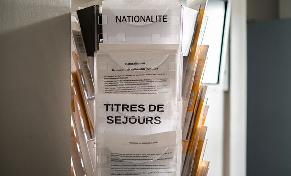 Étrangers&nbsp;: accélérer le traitement des dossiers pour libérer des places d'hébergement