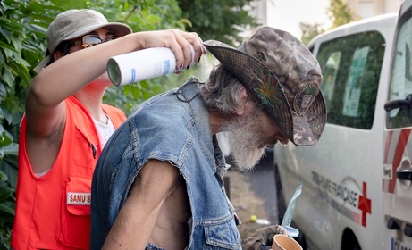 Canicule&nbsp;: pour les sans-abri, "une réponse gérée dans l’urgence"