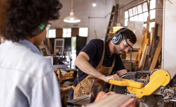 Ateliers et chantiers d'insertion&nbsp;: un système de rémunération plus favorable aux salariés