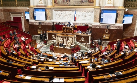 Projet de loi de protection des enfants&nbsp;: le contrôle d'honorabilité renforcé par les députés