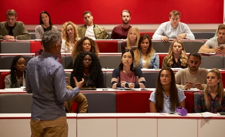 Filières sanitaires et sociales&nbsp;: maintien des APL pour les étudiants étrangers boursiers