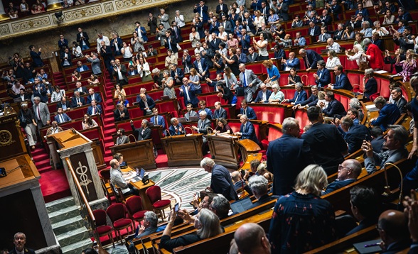 Aide à mourir&nbsp;: adoptée définitivement, la loi soulève déjà des questions pour les ESSMS